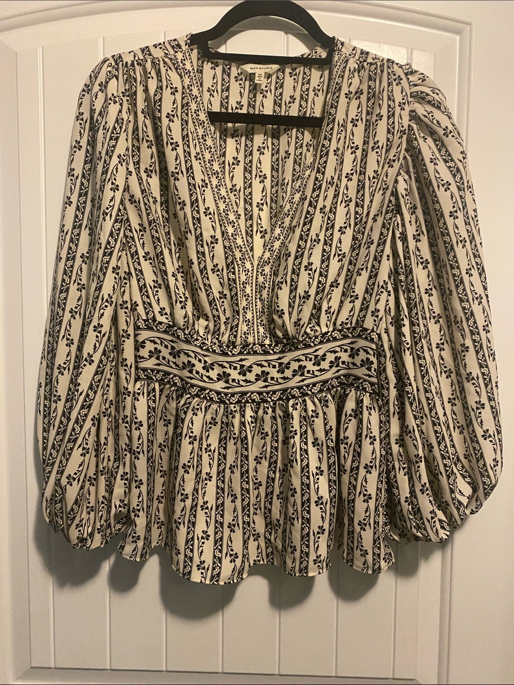Max Studio Cream and Black Printed V-Neck Peasant Top